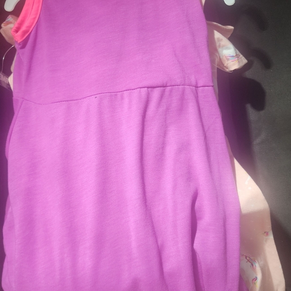 Dresses - Picture 3 of 7